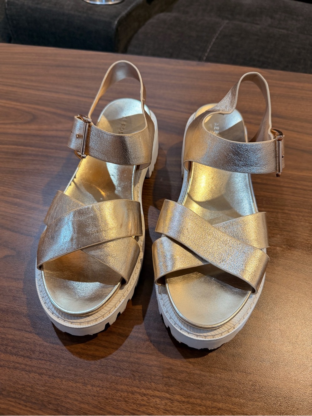 Aerosoles Womens Metallic Gold Cross-Strap Platform Sandals Like New Size 9